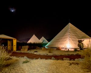 Sauerland-Pyramiden im Licht des Vollmondes